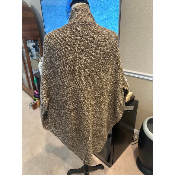 Women’s The Loft Batwing Tan Cardigan. Size Medium - Picture 3 of 4